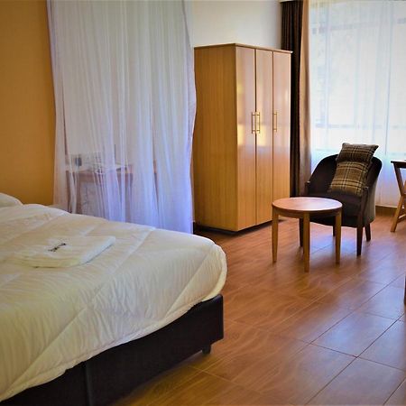 Kunste Hotel Накуру Екстериор снимка