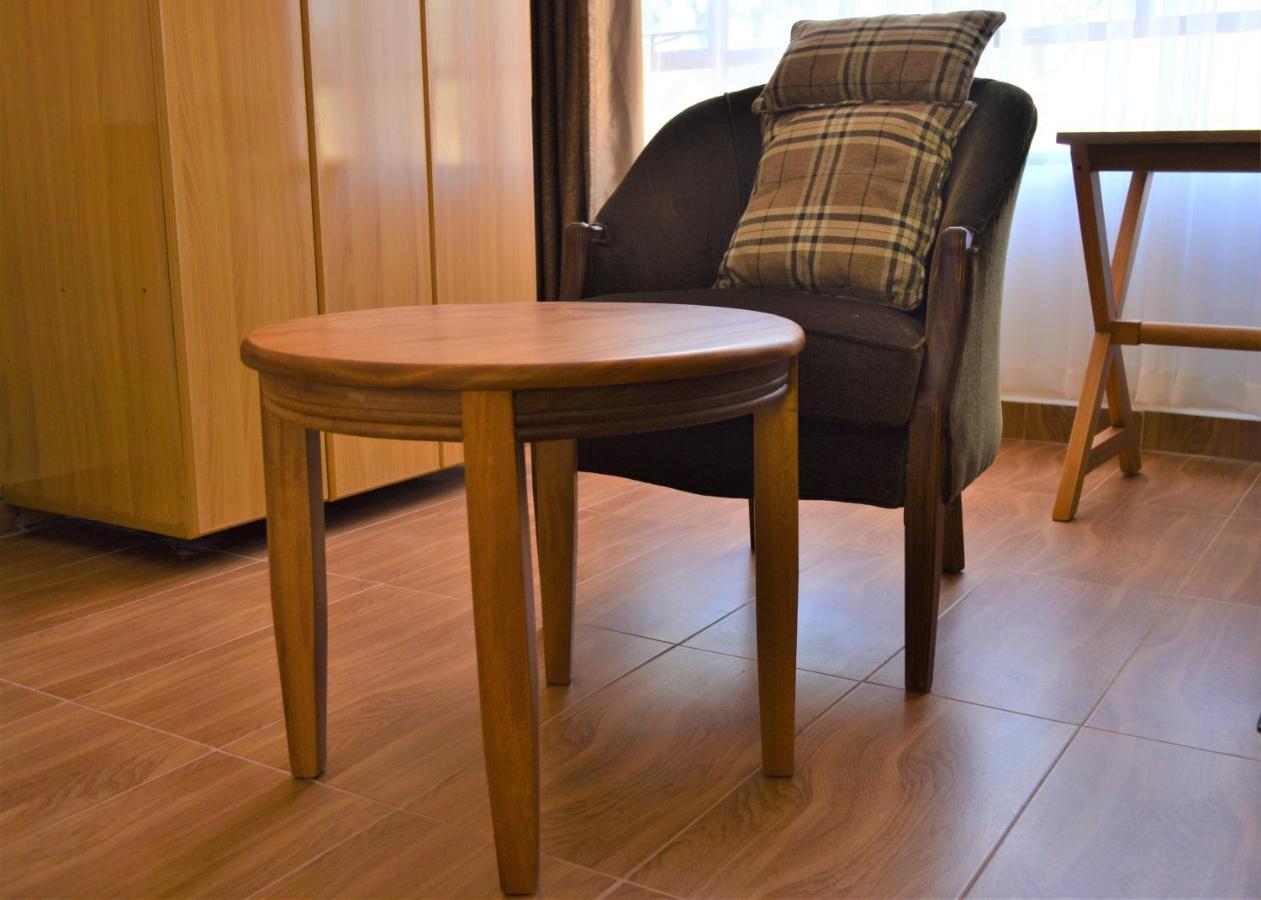 Kunste Hotel Накуру Екстериор снимка