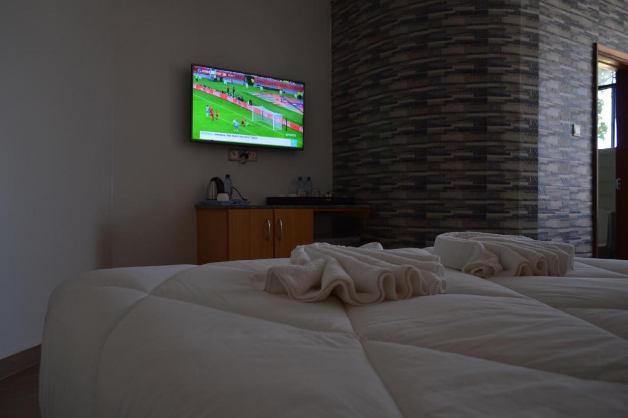 Kunste Hotel Накуру Екстериор снимка